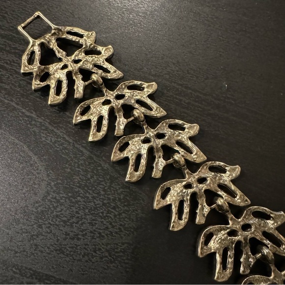 Art Nouveau Jewelled Dragonfly Bracelet (Art Deco, Fairycore, Exquisite) - Picture 4 of 12